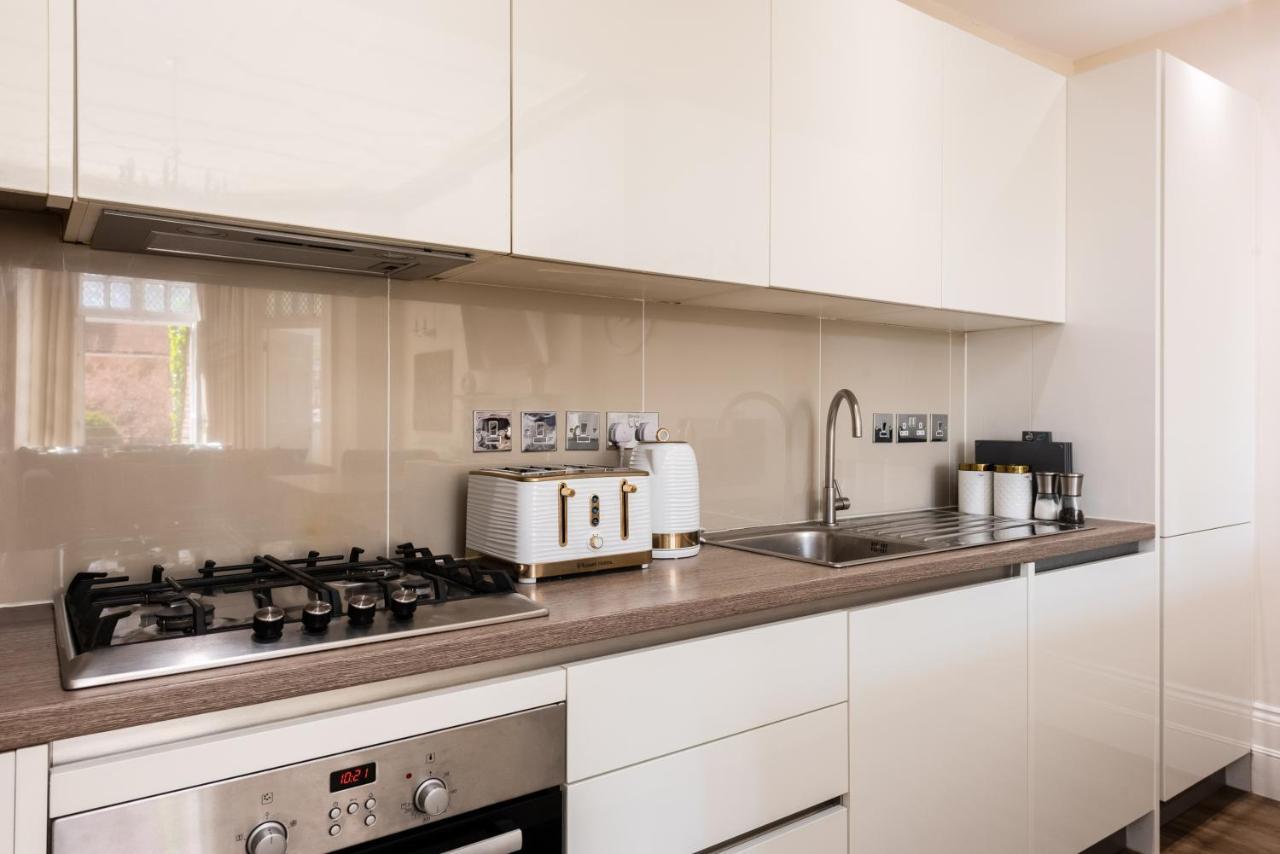 3 Bedroom Garden Apartment Opposite The Beach Brighton Exteriör bild